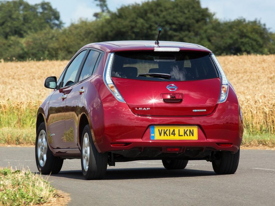  Nissan Leaf 2013 года  (UK) (фото 20 из 29)